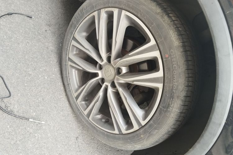 比亚迪 唐 2018款 2.0T 自动智联尊贵型 5座 国V车身外观10