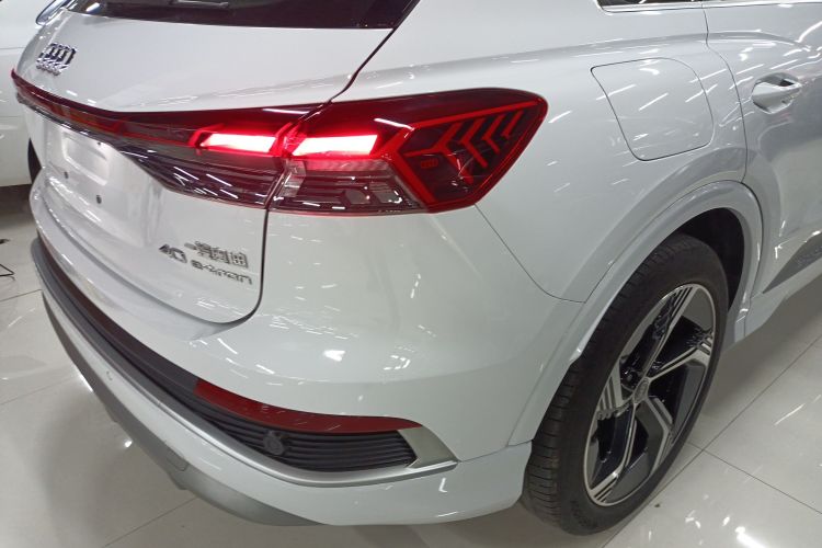 奥迪Q4 e-tron 2024款 40 e-tron 创境版车身外观6006