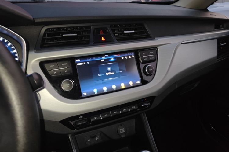 吉利汽车 远景X3 2019款 升级版 1.5L 手动尊贵型中控内饰16