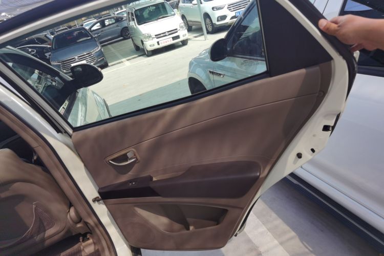 双龙 柯兰多 2011款 2.0T 柴油两驱自动豪华导航版中控内饰7006