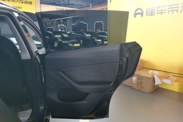 特斯拉 Model Y 2024款 后轮驱动版中控内饰45