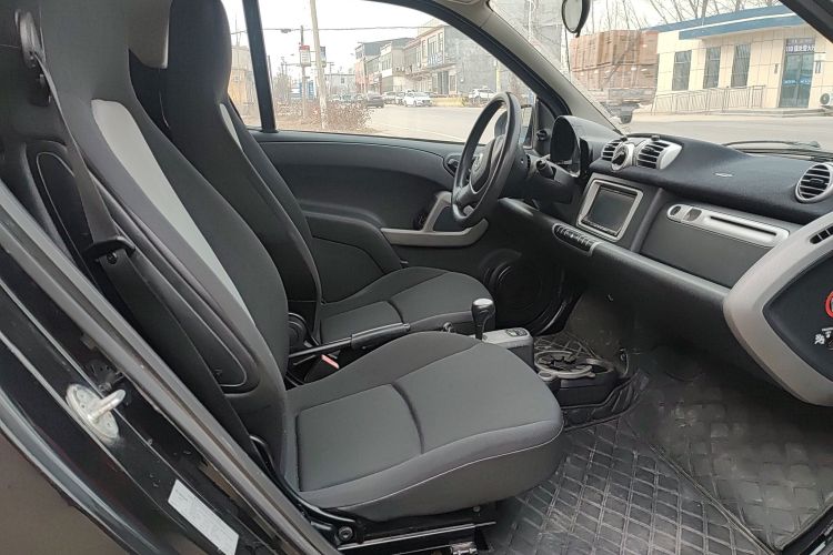 smart fortwo 2015款 1.0 MHD 新年特别版局部细节41