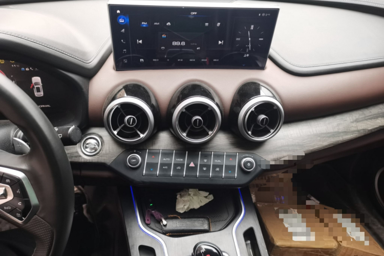 魏牌 VV7 2020款 2.0T 旗舰型中控内饰16