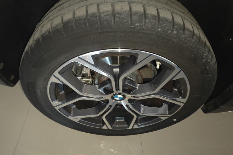 宝马X1 2022款 sDrive20Li 尊享型车身外观6008