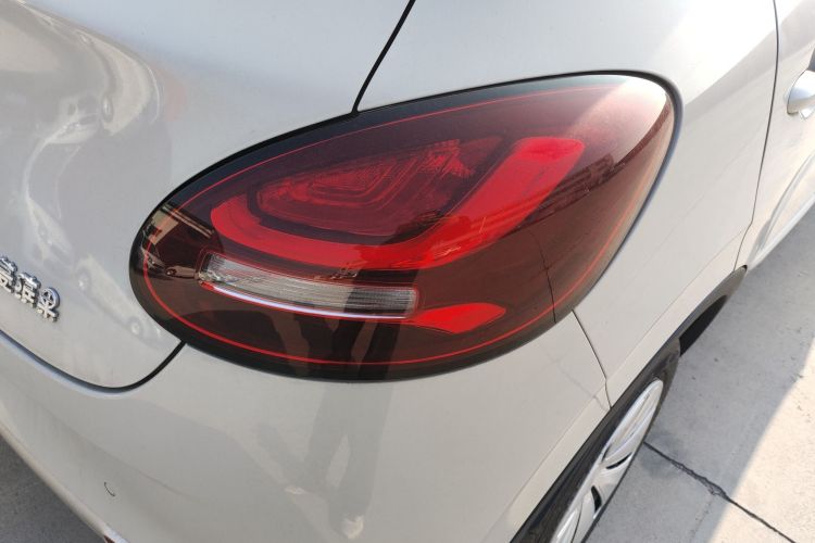 五菱汽车 五菱缤果 2023款 203km 轻享款车身外观6006