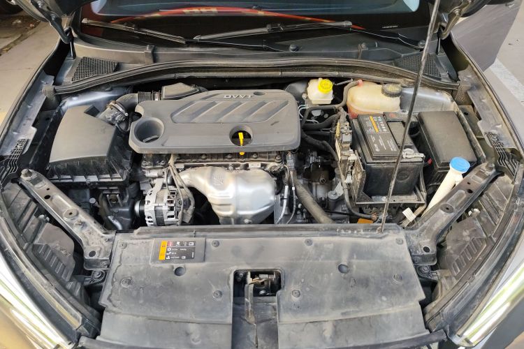 荣威i5 2021款 1.5L 手动钻石版机舱底盘24