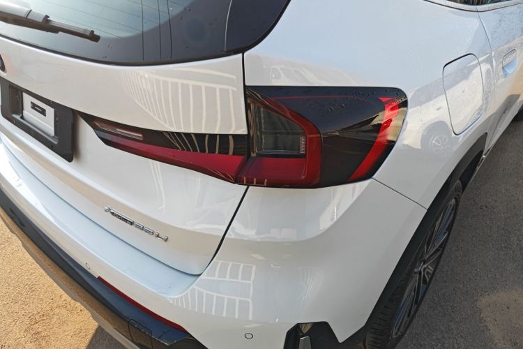 宝马X1 2023款 xDrive25Li X设计套装车身外观9