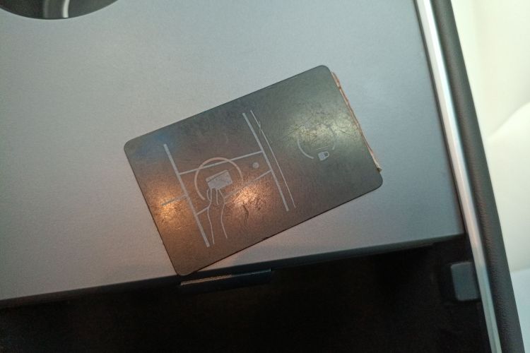 特斯拉 Model Y 2022款 长续航全轮驱动版中控内饰7001