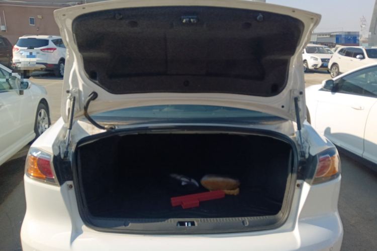 三菱 翼神 2016款 1.8L CVT黑白复刻版机舱底盘23