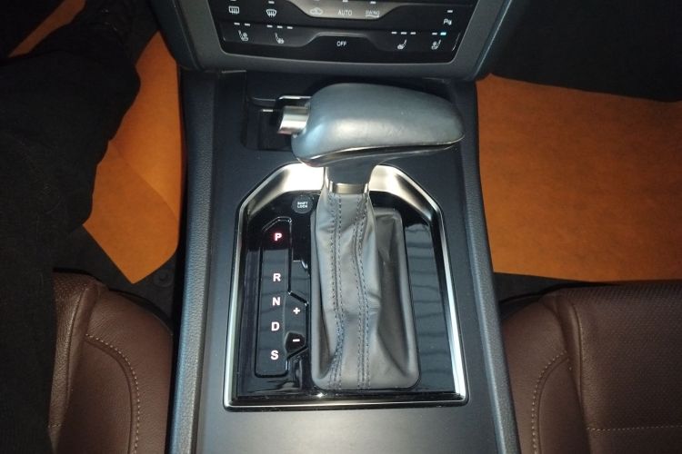 红旗H7 2019款 2.0T 旗舰版局部细节18