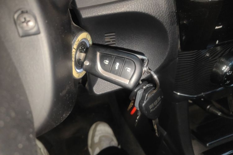 丰田 卡罗拉 2016款 1.6L CVT GL-i炫酷版中控内饰11