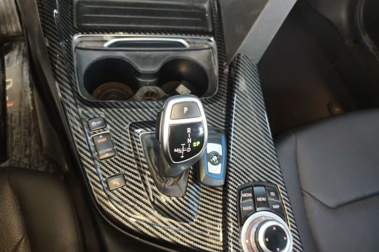 宝马3系 2017款 320Li M运动型中控内饰18