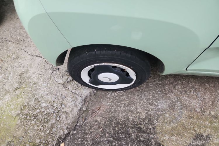 五菱汽车 宏光MINIEV 2021款 马卡龙时尚款 磷酸铁锂车身外观6008