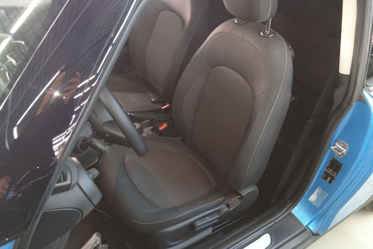 MINI 2014款 1.5T COOPER Fun局部细节19