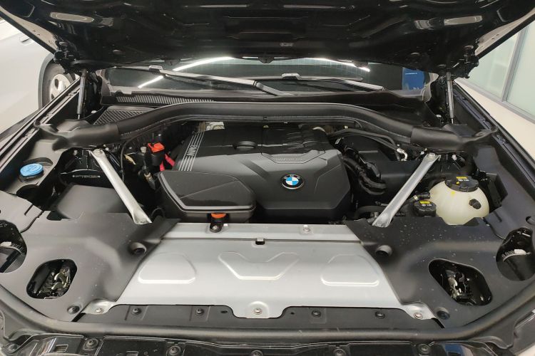 宝马X3 2021款 xDrive28i 豪华套装机舱底盘24