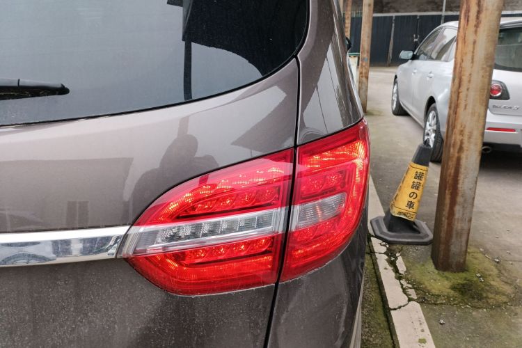 别克GL8 2017款 25S 舒适型 国V车身外观6006