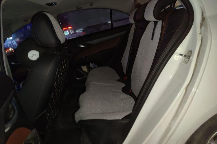 吉利汽车 帝豪 2021款 UP 1.5L CVT向上版中控内饰7004