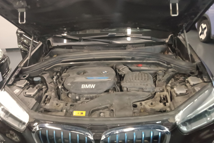 宝马X1新能源 2018款 xDrive25Le 豪华型机舱底盘24