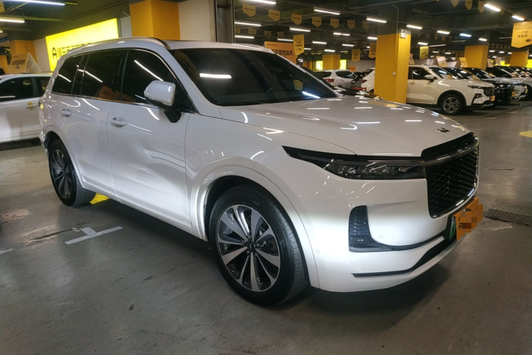 理想汽车 理想ONE 2021款 增程6座版车身外观3