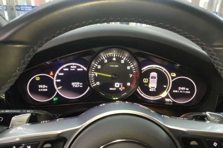 保时捷 Cayenne新能源 2022款 Cayenne E-Hybrid 2.0T 铂金版中控内饰14