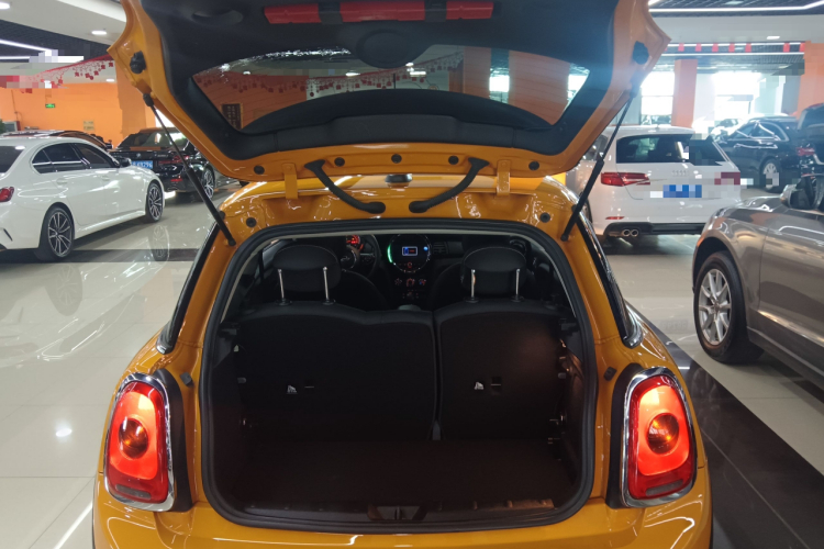 MINI 2016款 1.2T ONE 先锋派局部细节23
