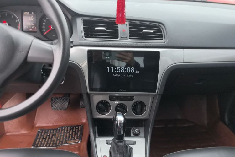 大众 朗逸 2013款 改款经典 1.6L 自动风尚版中控内饰16