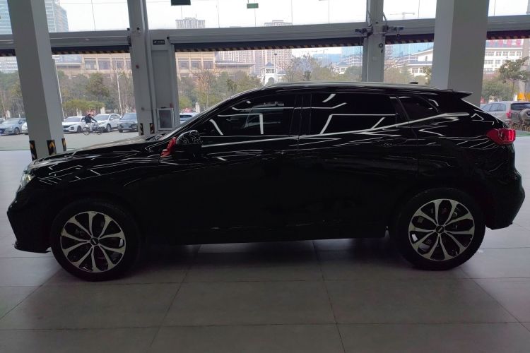 魏牌 VV7 2020款 2.0T 超豪型车身外观4