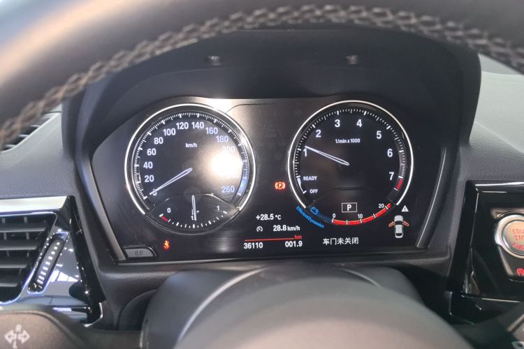 宝马1系 2022款 125i M运动曜夜版中控内饰14