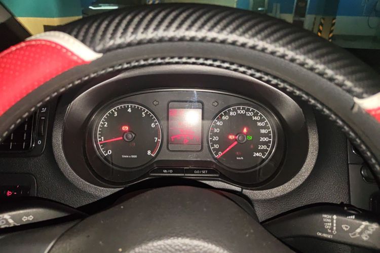 大众 Polo 2013款 1.6L 自动舒适版中控内饰14