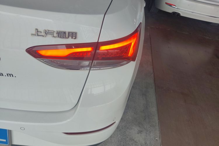 别克 英朗 2019款 15T 双离合互联精英型 国V车身外观9