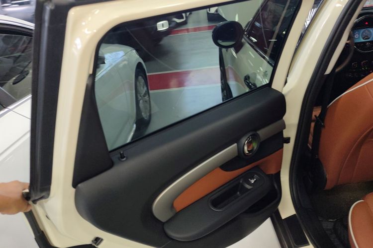 MINI Clubman 2022款 改款 1.5T COOPER 鉴赏家中控内饰7008