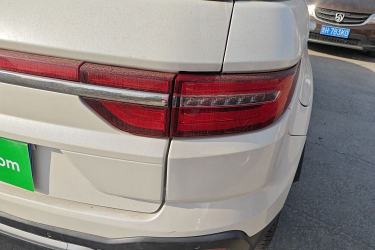 陆风X7 2018款 劲越 1.5T 全景至尊型车身外观9