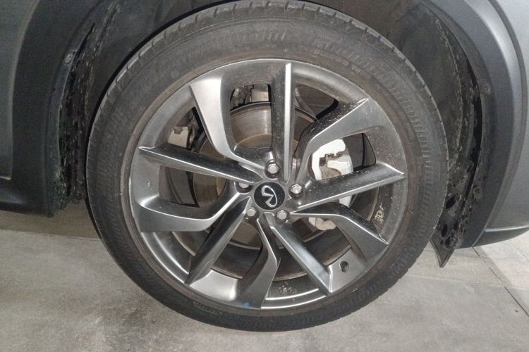 英菲尼迪QX50 2022款 2.0T 两驱领航版车身外观10