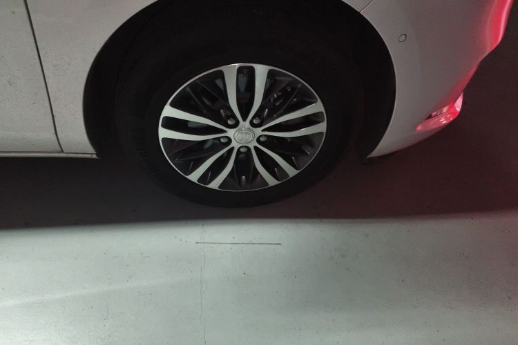 别克GL8 2020款 ES陆尊 653T 尊享型车身外观6007