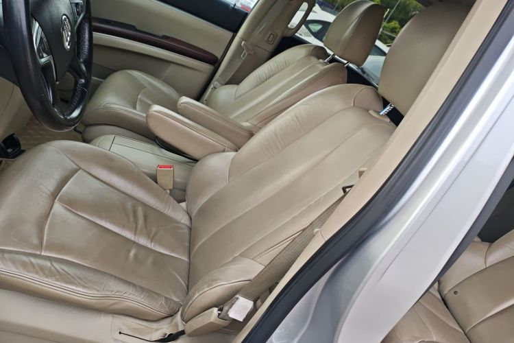 别克GL8 2014款 3.0L GT豪华商务豪雅版中控内饰19