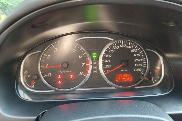 马自达6 2013款 2.0L 自动时尚型中控内饰14