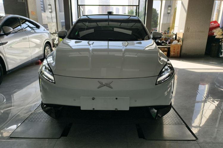 小鹏G3 2020款 520 尊享版车身外观2