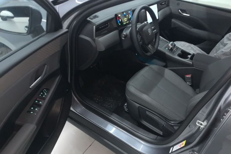 比亚迪 秦PLUS 2025款 DM-i 智驾版 55KM领先型中控内饰7003