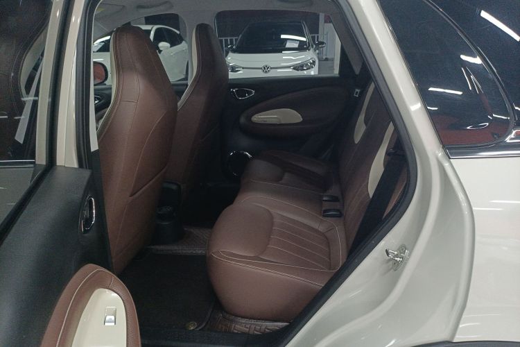 五菱汽车 五菱缤果 2023款 333km 灵犀互联+款中控内饰7004