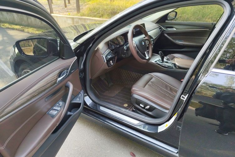 宝马5系新能源 2020款 里程升级版 530Le 豪华套装中控内饰20