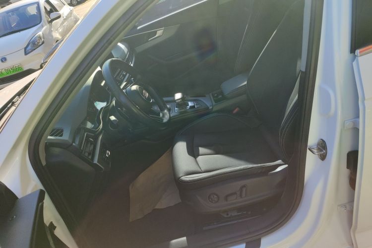 奥迪A4L 2019款 40 TFSI 进取型 国VI中控内饰19