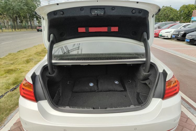 宝马4系 2016款 420i 设计套装型机舱底盘23