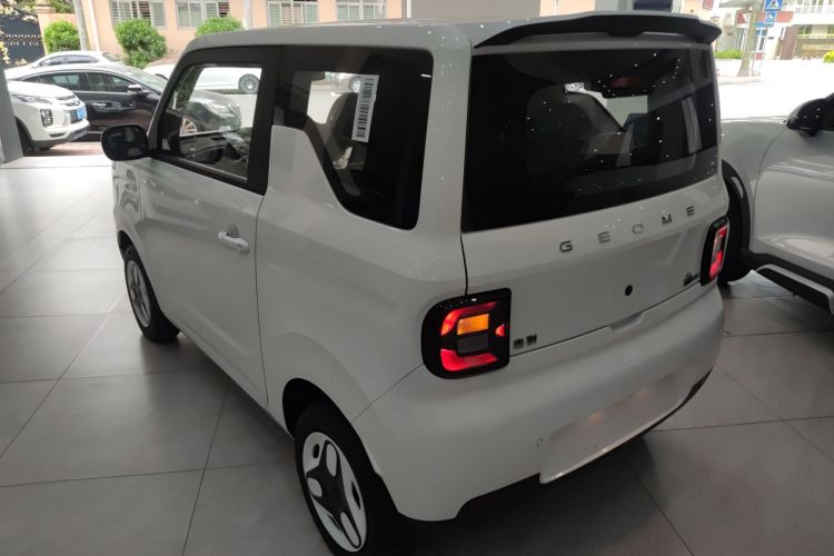 吉利银河 熊猫 2025款 210km 元气熊车身外观4