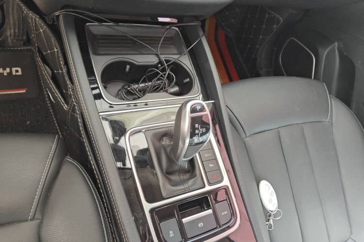 比亚迪 宋MAX 2019款 1.5T 自动智联睿逸天窗型 7座 国VI局部细节18