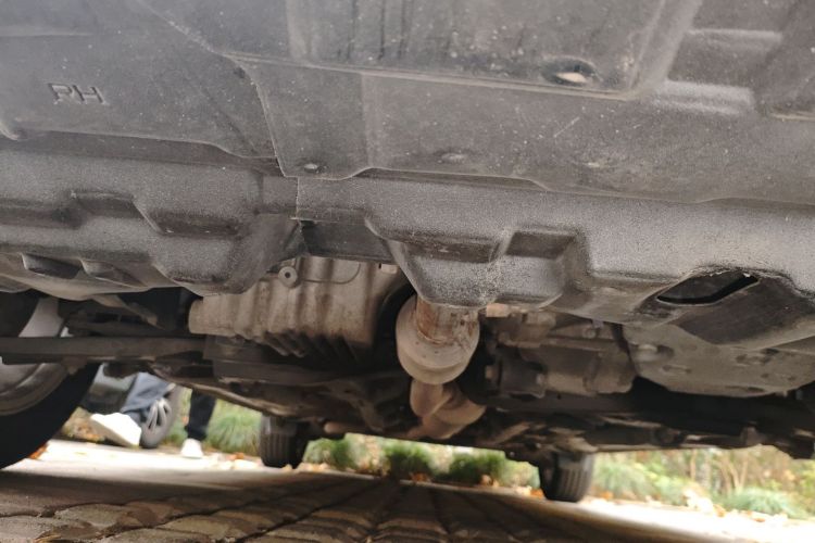 丰田 威驰 2016款 1.5L 自动智臻星耀版局部细节9008