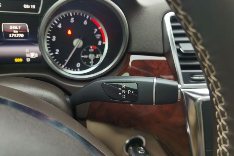 奔驰M级 2014款 ML 400 4MATIC动感型中控内饰18