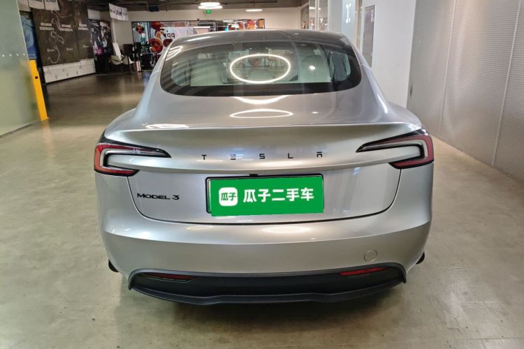 特斯拉 Model 3 2023款 后轮驱动版车身外观6