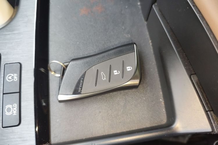 雷克萨斯ES 2022款 200 卓越版中控内饰11