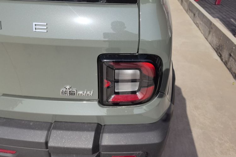 吉利银河 2025款 210km 熊猫骑士车身外观9