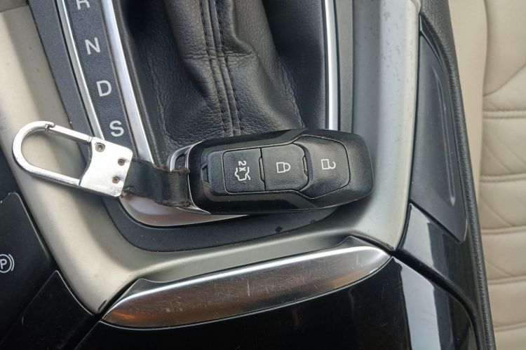 福特 蒙迪欧 2013款 2.0L GTDi200豪华型中控内饰11